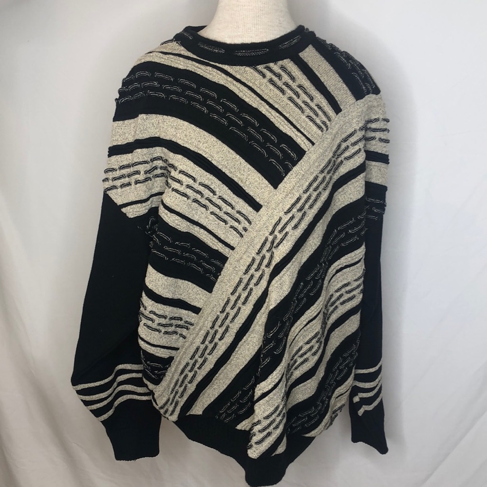 🔹 Tosani Vintage Sweater